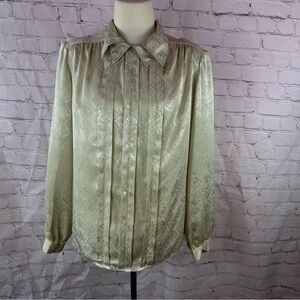 Vtg Lloyd Williams cream blouse Sz 12 covered button back pleated double collar